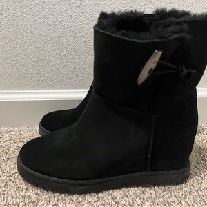 NWOT Uggs Femme Wedge Black Suede Boots